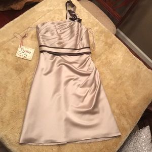 Allure Bridals - Size 10